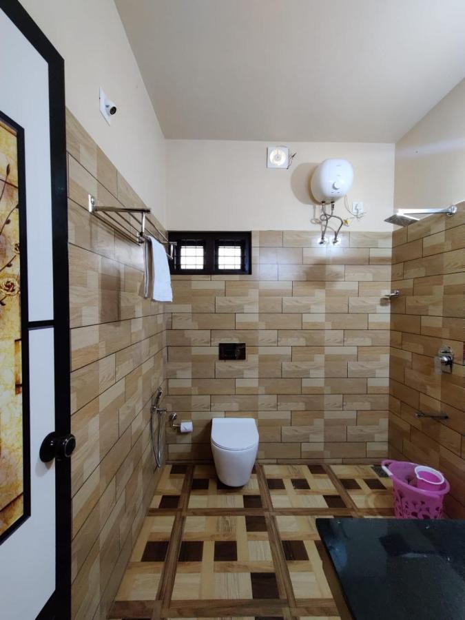 Forest And River Edge Resort Канур Екстериор снимка